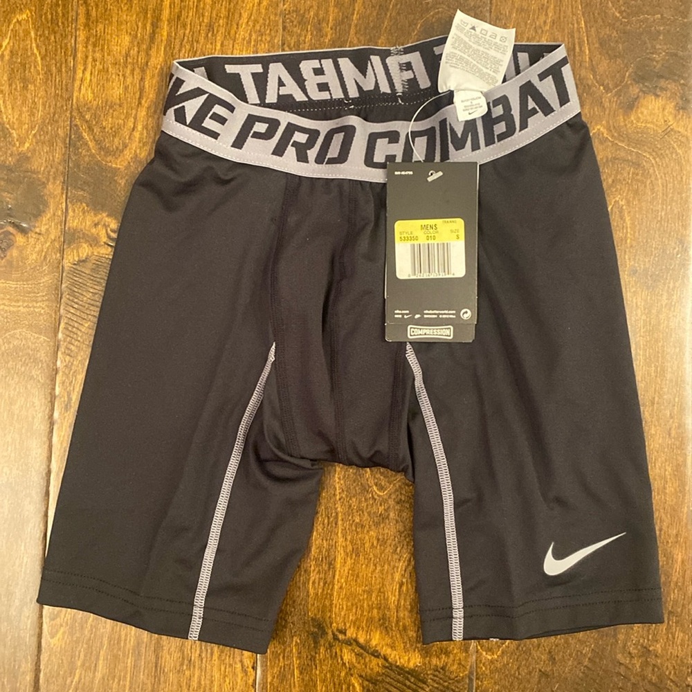 Men’s Nike Compression Shorts Men’s Size Small